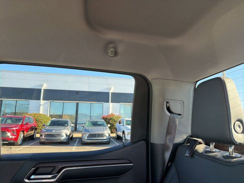 Used 2022 GMC Sierra 1500 SLT w/ X31 Off-Road Package image 34