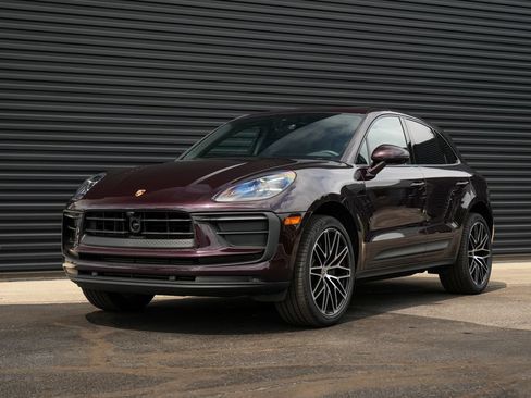 Certified 2026 Porsche Macan AWD/4WD image 1