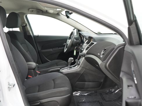 Used 2016 Chevrolet Cruze LT FWD image 11