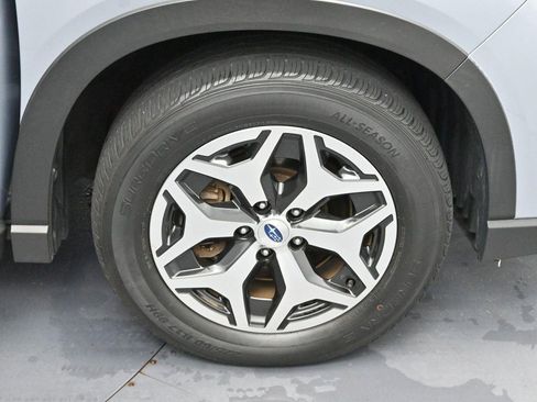 Used 2020 Subaru Forester Premium AWD/4WD image 32