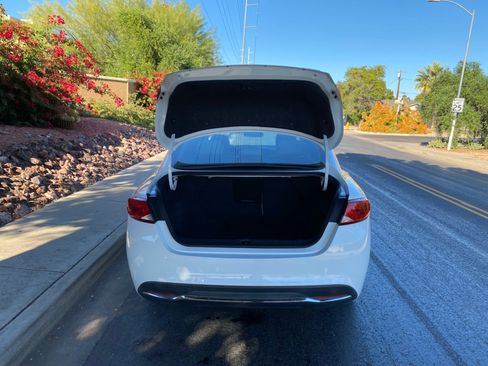 Used 2017 Chrysler 200 Limited Platinum image 4