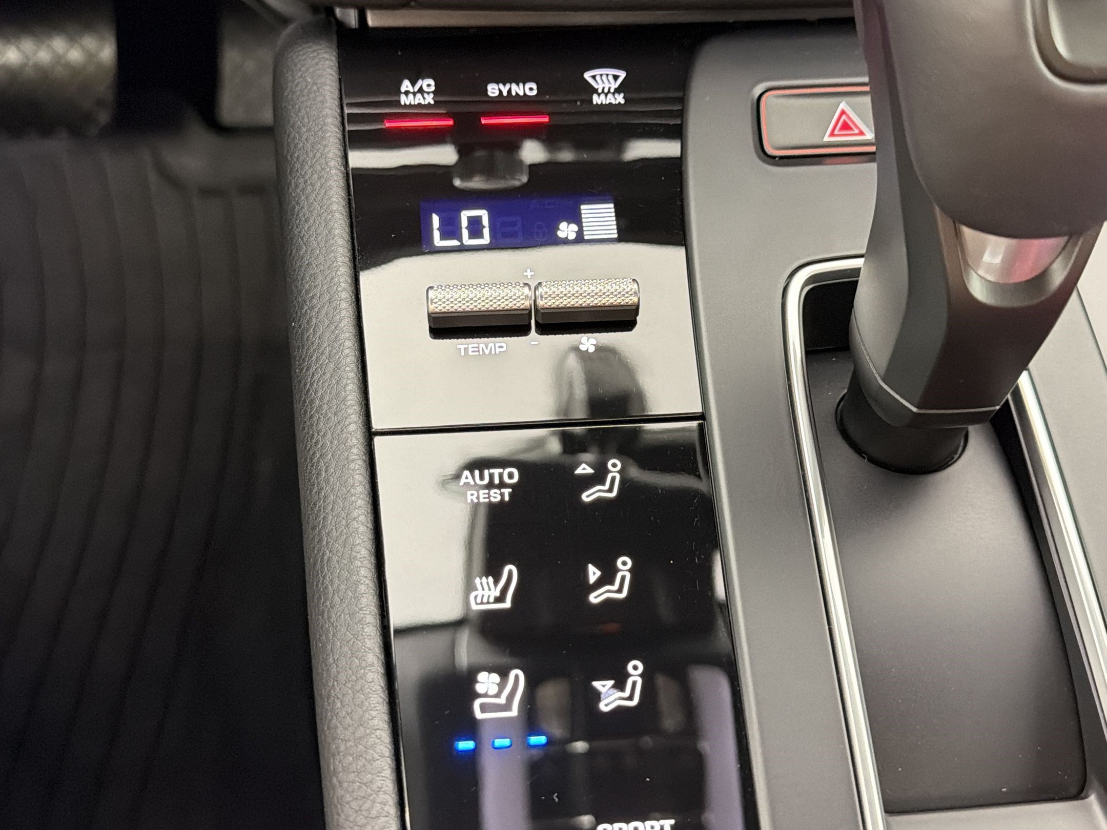 Used 2026 Porsche Macan AWD/4WD image 19