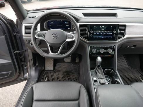 Certified 2023 Volkswagen Atlas Cross Sport SE w/ Panoramic Sunroof Package AWD/4WD image 21