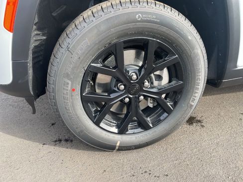 New 2026 Jeep Grand Cherokee L 4WD image 10
