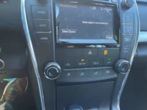 Used 2017 Toyota Camry SE image 22