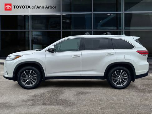 Used 2019 Toyota Highlander XLE image 10