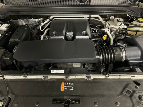 Used 2023 Chevrolet Colorado Trail Boss AWD/4WD image 9