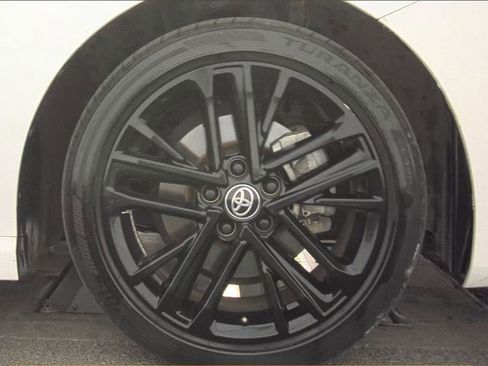 Used 2025 Toyota Camry SE image 5