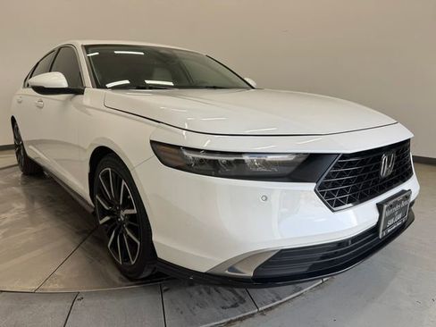 Used 2023 Honda Accord Touring image 1