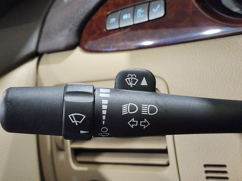 Used 2011 Buick Lucerne CX image 14