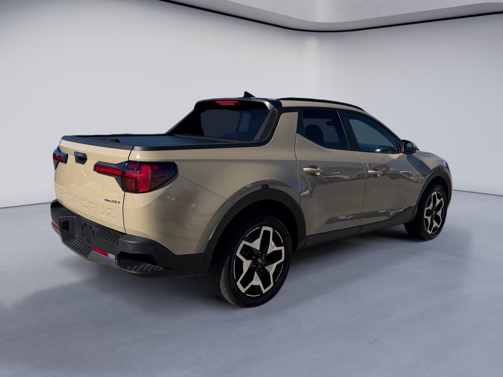 Used 2024 Hyundai Santa Cruz Limited AWD/4WD image 5