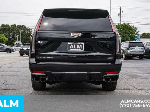 Used 2024 Cadillac Escalade ESV V AWD/4WD image 12