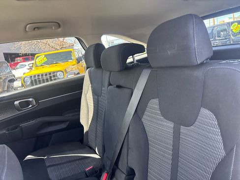 Used 2023 Kia Sorento LX image 15