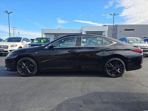 Used 2025 Lexus ES 300h w/ Premium Package image 4