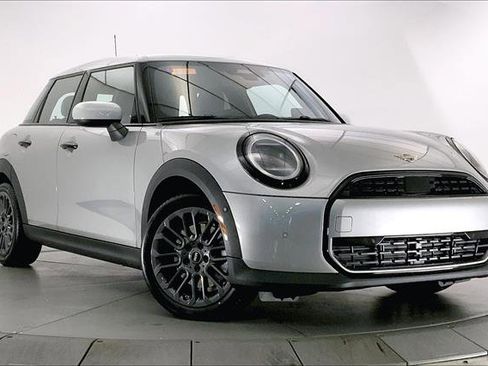 Used 2026 MINI Cooper 4-Door Hardtop image 1