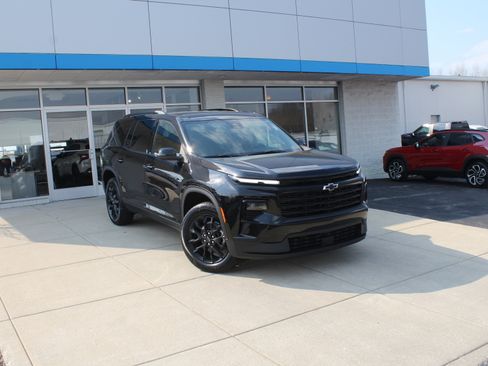 New 2026 Chevrolet Traverse LT image 2