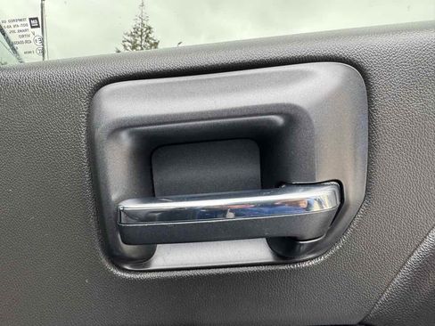 Used 2018 Chevrolet Silverado 1500 LT w/ All Star Edition image 36