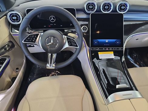 New 2026 Mercedes-Benz GLC 300 4MATIC image 17