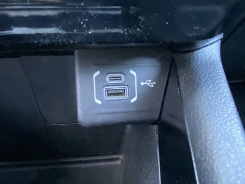 Used 2024 Jeep Compass Limited image 21