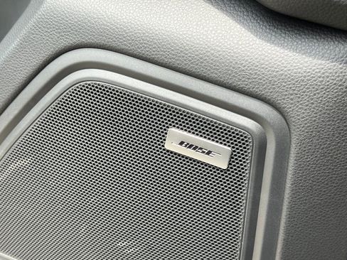 Certified 2026 Porsche Macan AWD/4WD image 33