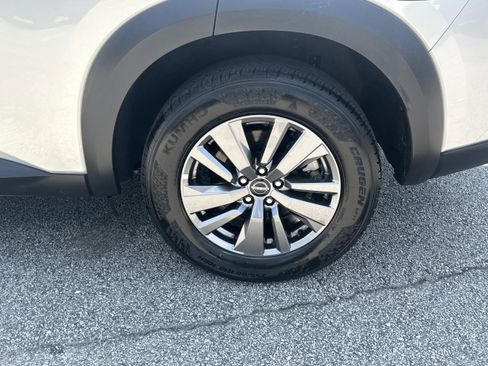 Used 2025 Nissan Pathfinder SV FWD image 20