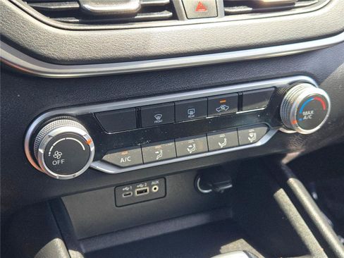 Used 2022 Nissan Altima 2.5 SV FWD image 29
