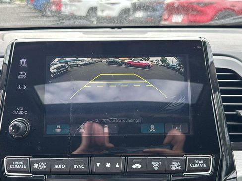 Used 2018 Honda Odyssey Touring image 17