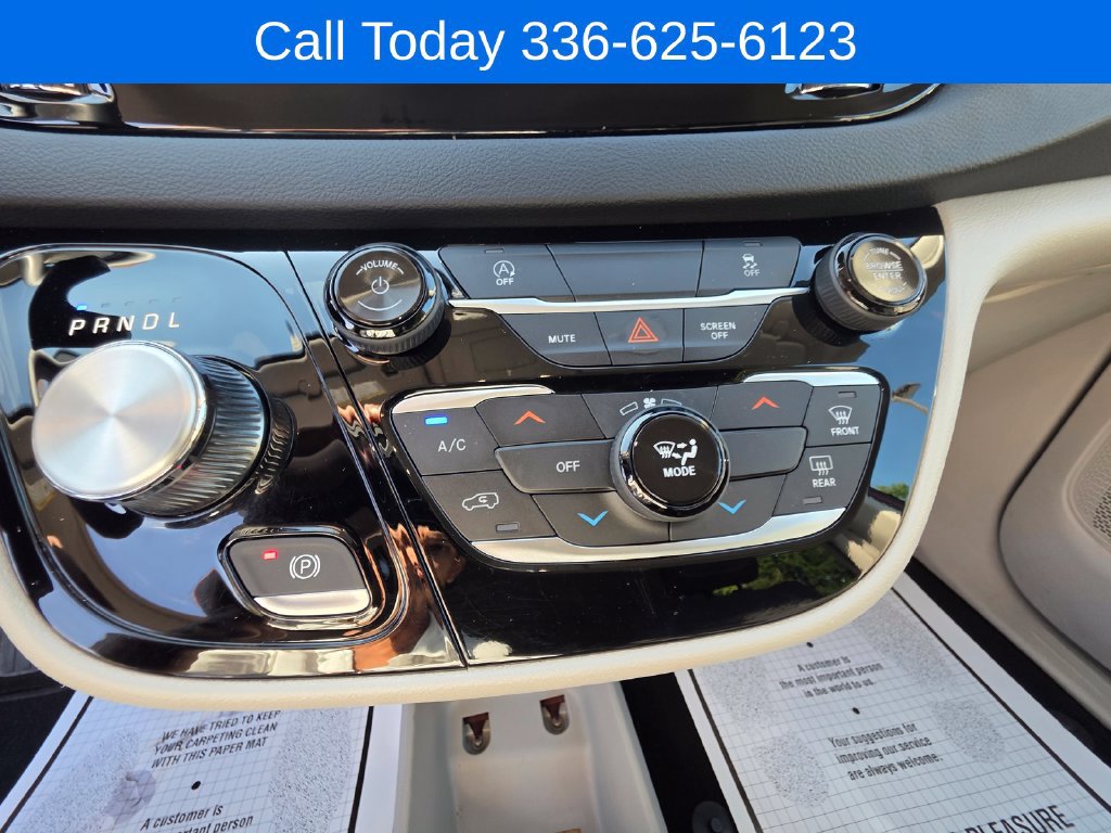 Used 2023 Chrysler Voyager LX FWD image 18