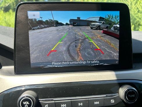 Used 2022 Ford Escape SE w/ Cold Weather Package AWD/4WD image 16