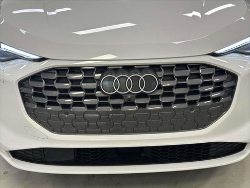 Used 2025 Audi Q5 Premium Plus w/ Premium Plus image 8