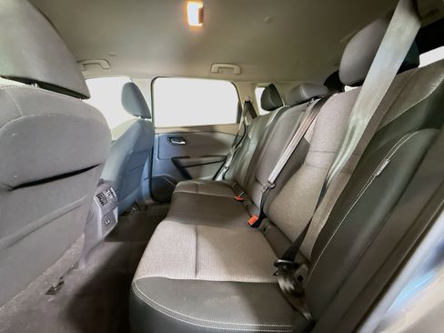 Used 2022 Nissan Rogue SV FWD image 25
