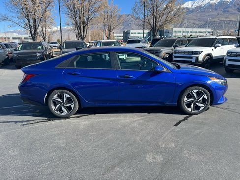 Used 2023 Hyundai Elantra SEL w/ Convenience Package image 6