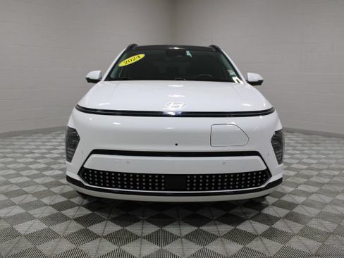 Used 2024 Hyundai Kona Limited FWD image 7