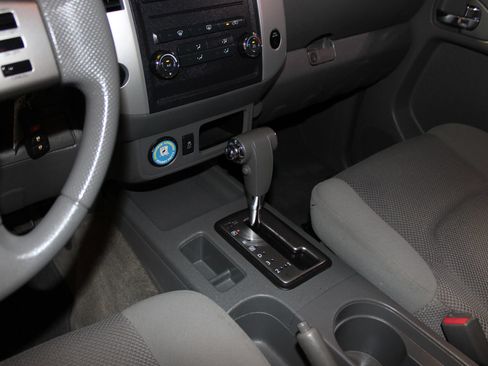 Used 2012 Nissan Frontier SV RWD image 15