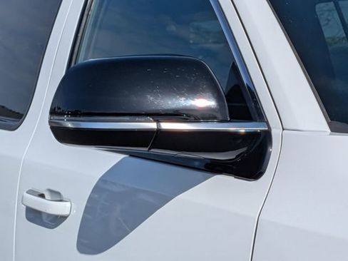 Used 2024 Jeep Wagoneer L Series II RWD image 10