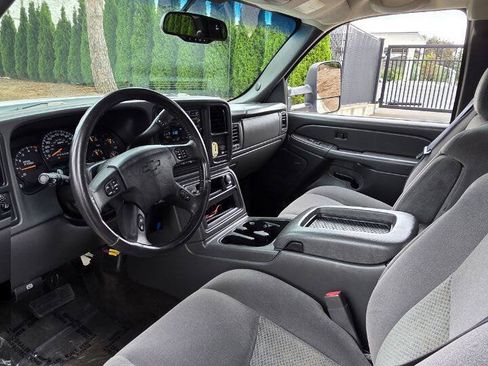 Used 2006 Chevrolet Silverado 3500 LT w/ Heavy-Duty Power Package RWD image 13
