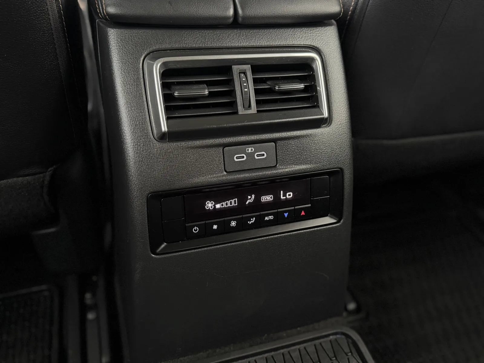 Used 2024 MAZDA CX-90 3.3 Turbo w/ Premium Package AWD/4WD image 44