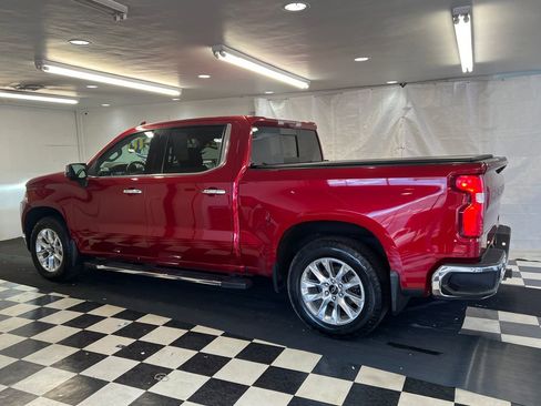 Used 2021 Chevrolet Silverado 1500 LTZ w/ Technology Package AWD/4WD image 9
