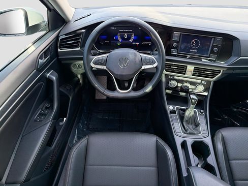 Used 2024 Volkswagen Jetta SE w/ Panoramic Sunroof Package FWD image 15