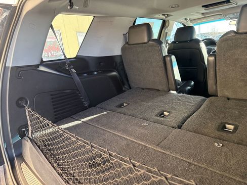 Used 2015 Cadillac Escalade Premium image 32