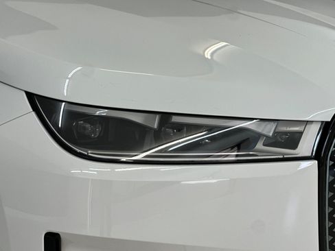 Used 2024 BMW iX xDrive50 w/ Premium Package AWD/4WD image 11