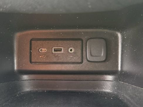 Used 2024 Chevrolet Equinox LT FWD image 21