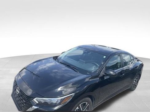 Used 2024 Nissan Sentra SV FWD image 11