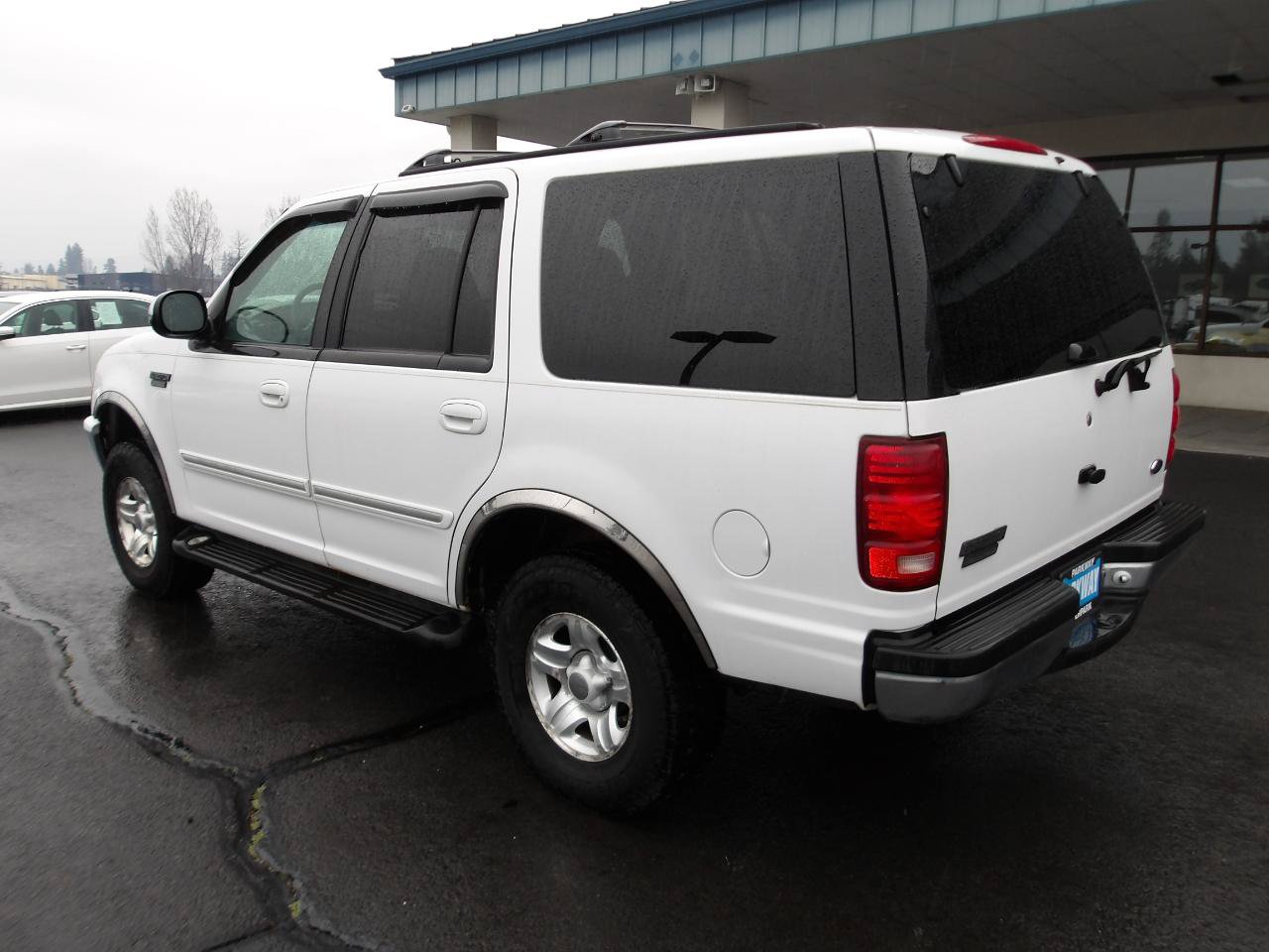 Used 1998 Ford Expedition XLT AWD/4WD image 3