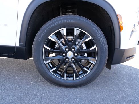 Certified 2026 Chevrolet Traverse LT w/ Sun and Wheel Package image 10