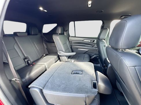 Used 2024 Chevrolet Traverse Z71 w/ Enhanced Driving Package image 27