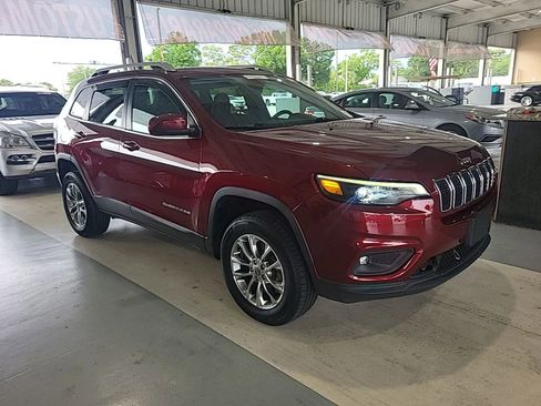 Used 2019 Jeep Cherokee Latitude Plus w/ Comfort/Convenience Group AWD/4WD image 4