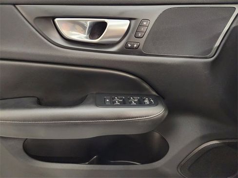 Used 2024 Volvo S60 B5 Core image 23