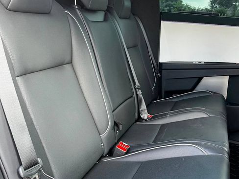 Used 2025 Tesla Cybertruck AWD Crew Cab image 19