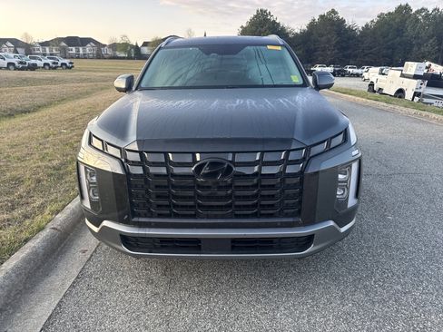 Used 2023 Hyundai Palisade SEL w/ Premium Package image 3